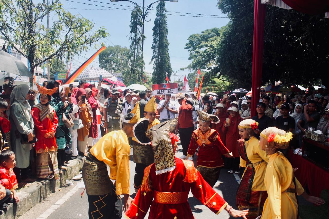 Tarian Sanggar SMAN 1 Lubuk Sikaping Spesial HUT RI ke 80
