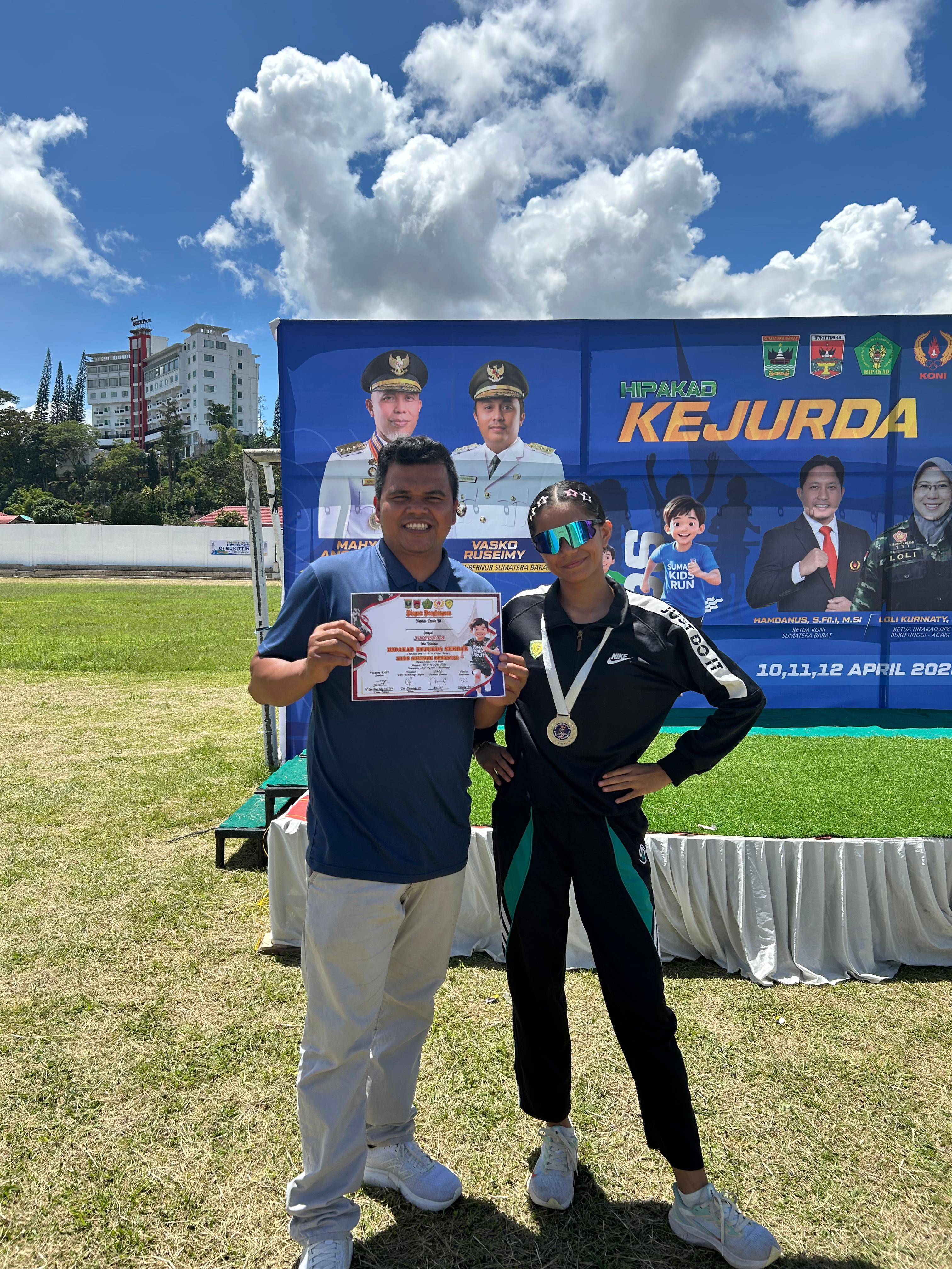 Siswa SMAN 1 Lubuk Sikaping Raih Juara II Jalan Cepat 5000 Meter di Kejurda Atletik Sumatera Barat